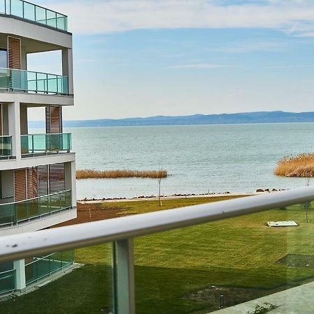 Azur Apartments - Hostaid Siófok Eksteriør bilde