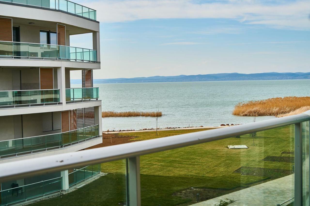 Azur Apartments - Hostaid Siófok Eksteriør bilde