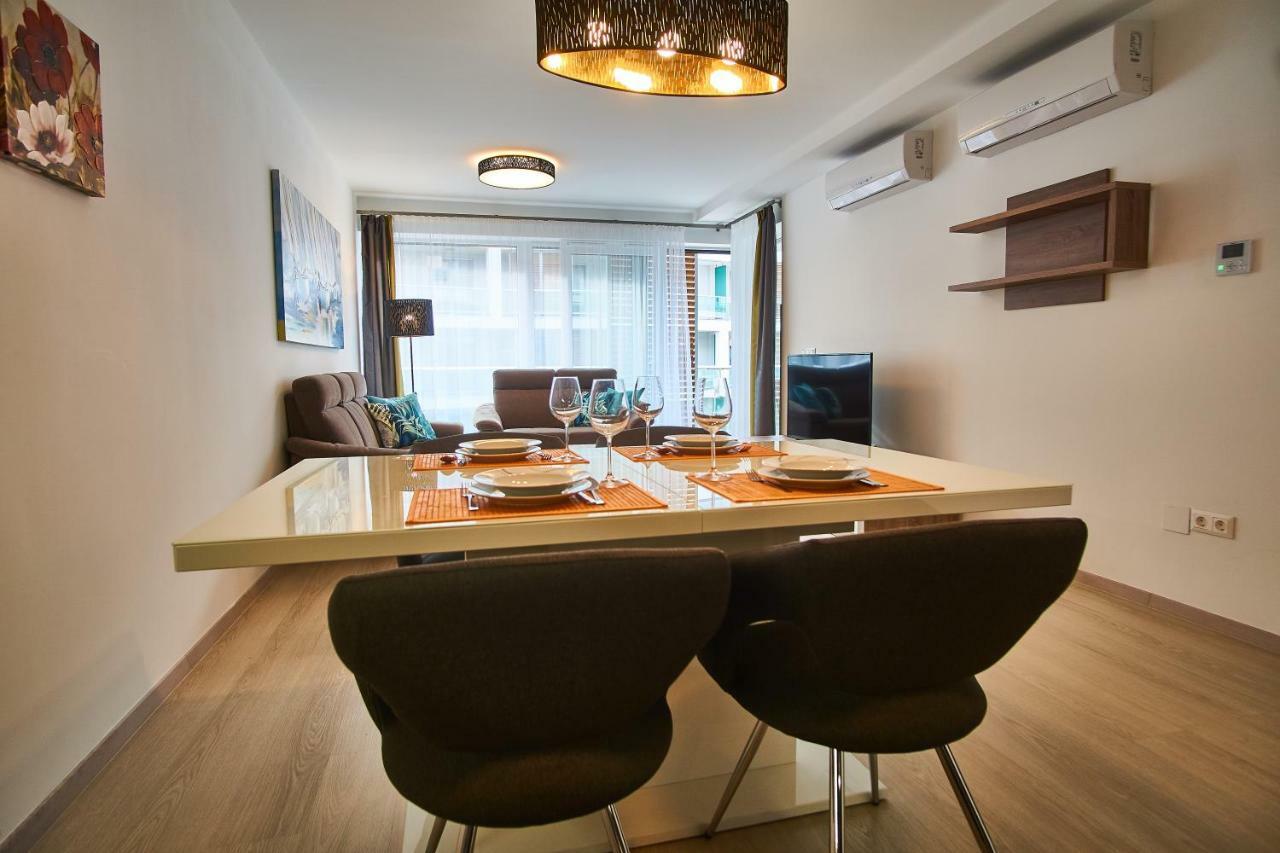 Azur Apartments - Hostaid Siófok Rom bilde