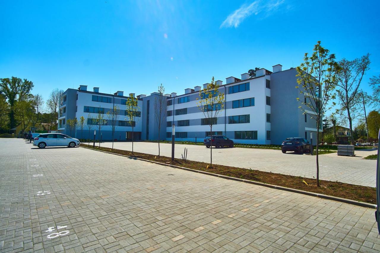 Azur Apartments - Hostaid Siófok Eksteriør bilde