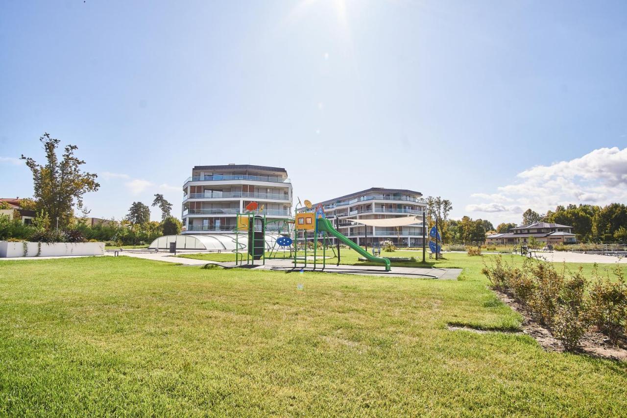 Azur Apartments - Hostaid Siófok Eksteriør bilde